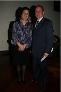 La ExMinistra de Ambiente Y Vivienda, Beatriz Uribe Botero en compañia del fundador de RESCOLDO