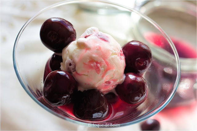 Cerezas Escabechadas, Y Helado De Nata Con Cerezas Escabechadas 
