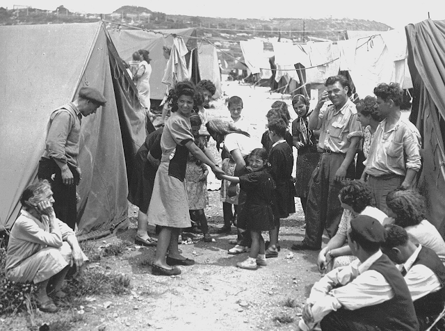  Anti-Israel COSATU illustrates "Palestinian refugees" with picture of Jewish refugees Maabarot