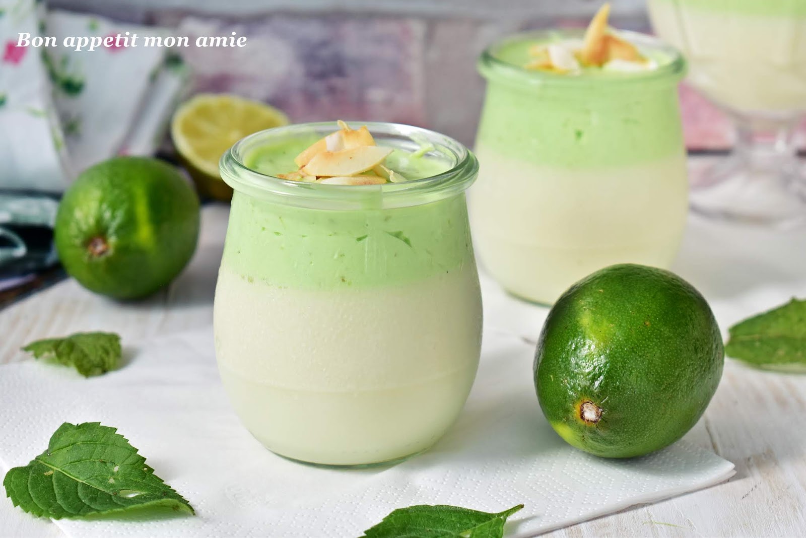 Bon appetit mon amie Kokosowa panna cotta z musem limonkowym