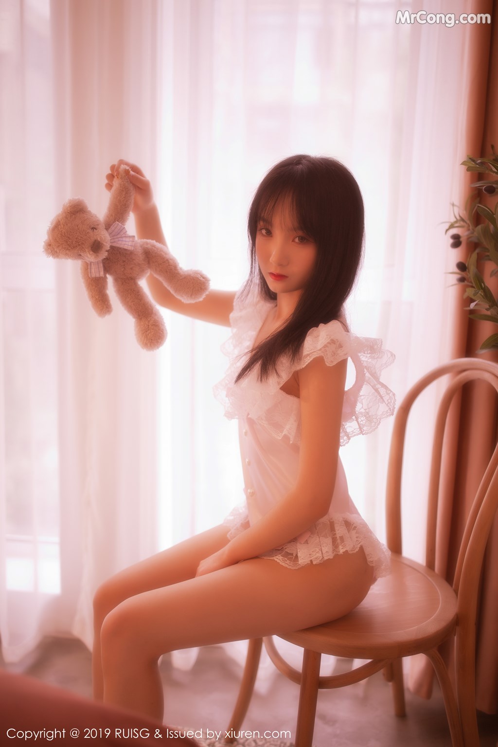 RuiSG Vol.085: 小 葡萄 miki (44 pictures)