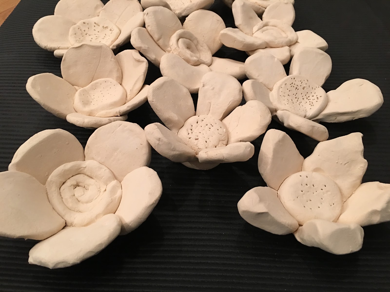 karenmccallum CLAY FLOWER BOWLS WITH KINDERGARTEN