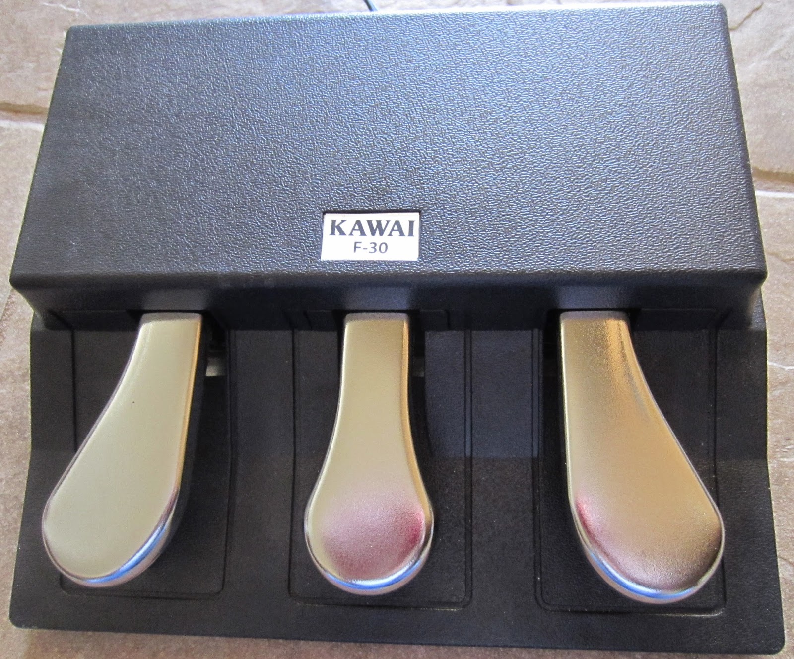 Kawai MP7 digital piano portable under $2000 - F30 triple pedal