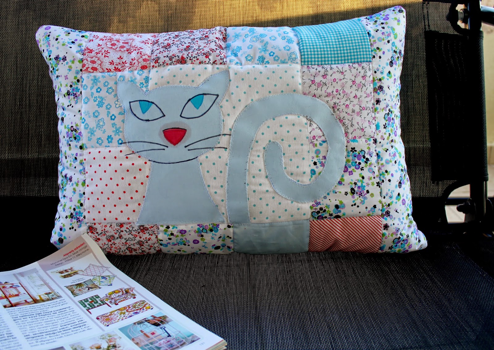 Begonvilli Ev Kedili Yastık ve Jane Hanımefendi