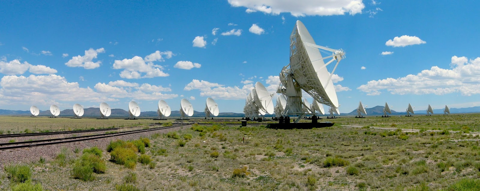 телескоп vlt европейской южной обсерватории. Very large перевод. радиоинтерферометр со сверхдлинной базой. радиотелескопы астрономия. Very large array радиотелескоп.