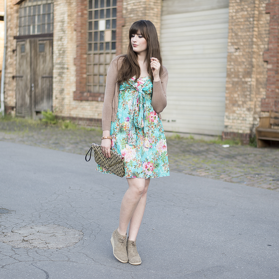andysparkles outfit toms wedges european culture primark clutch