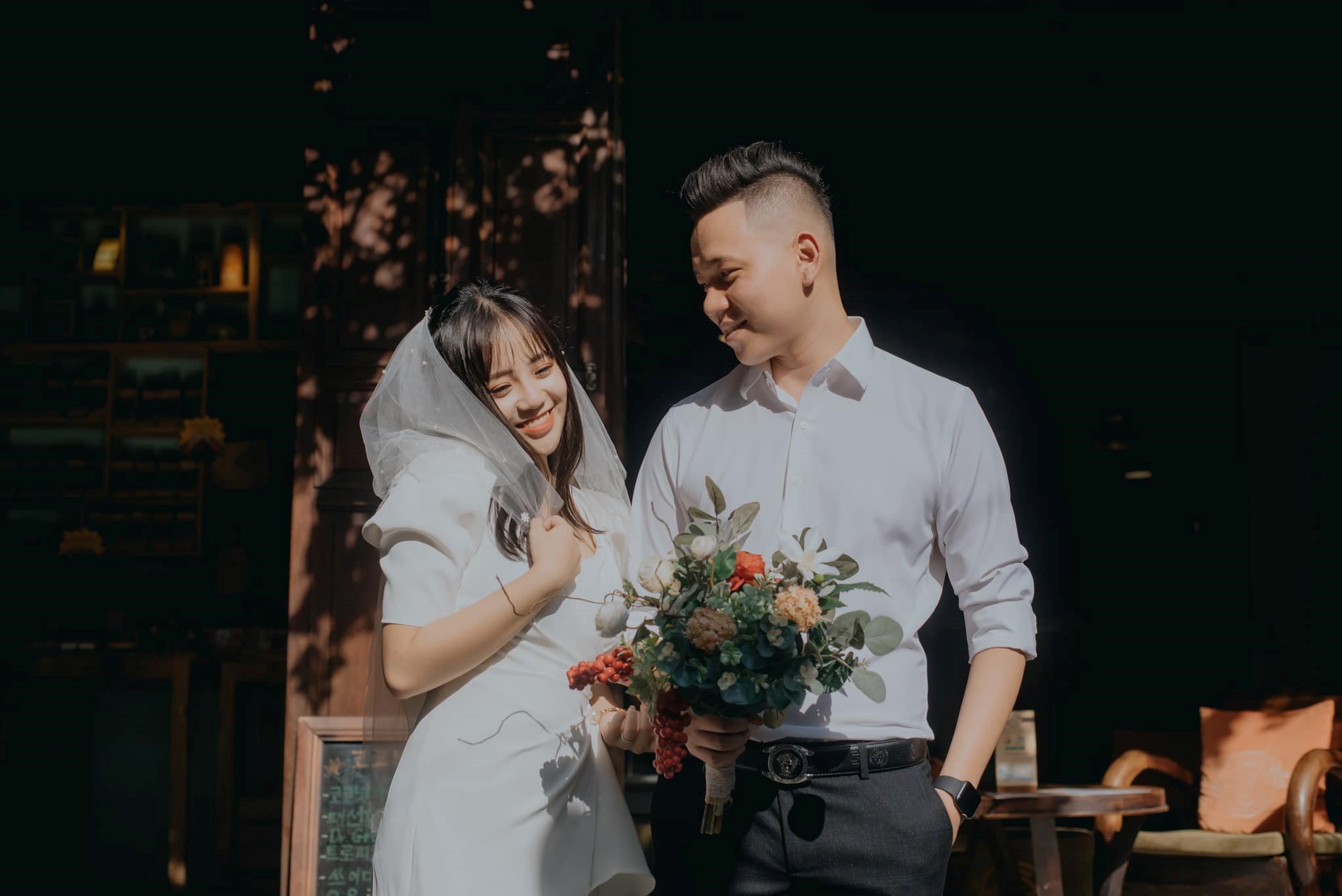 Nữ streamer Mai Linh Zuto đăng ảnh cưới khiến fan sốt rần rần