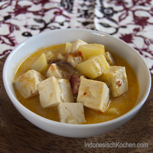 indonesische Sayur Tofu mit Kartoffeln rezept