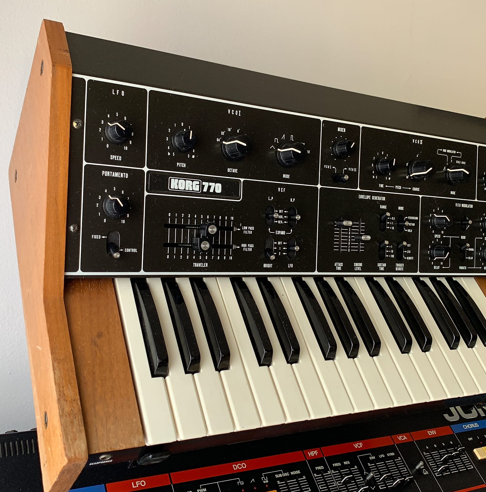 MATRIXSYNTH 770 // Discrete Analog Synth w/ External Filter Input