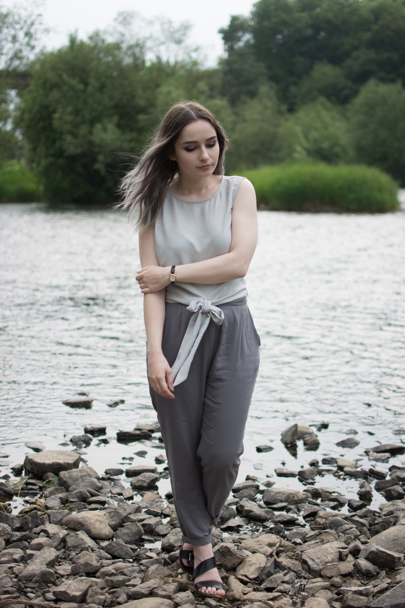 Minimal Monochrome outfit for Summer OOTD