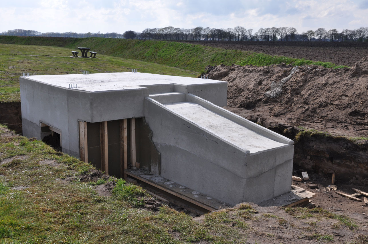 Ronald van der Meijs: finishing the concrete foundation