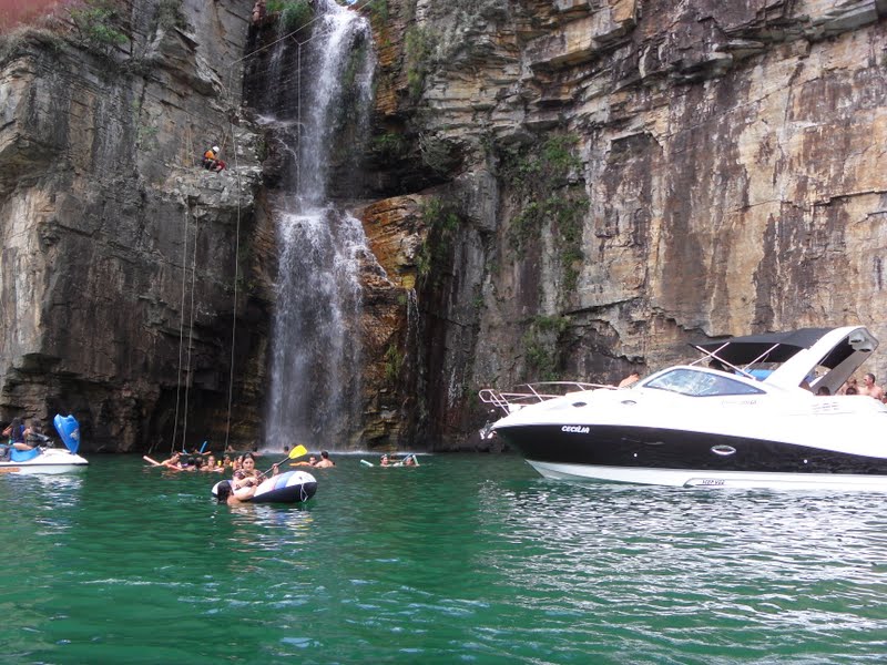 CHIC POR MENOS Escarpas do Lago o paraíso em Capitólio MG CHIC POR MENOS Escarpas do Lago o paraíso em Capitólio MG