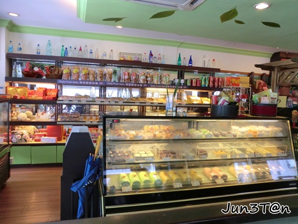 JuneTanyp: MG's Vegetarian Cafe & Bakery @ Taipan SJaya