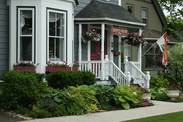 Aiken House & Gardens: July 2011