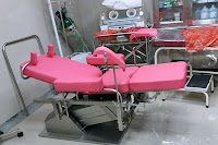 Silla de parto nacional fucsia, color rosada, electrica, cuatro motores, acero inoxidable