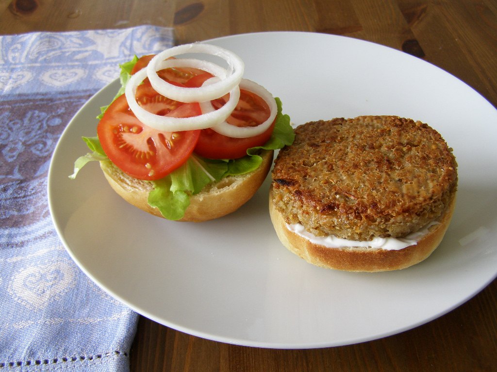 maple•spice: Gardenburger Original Patty - Veganized! (aka - super delicious mushroom burger)