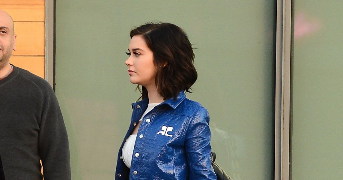 Amanda Steele in Black Mini Skirt at Out in Los Angeles - Hollywood