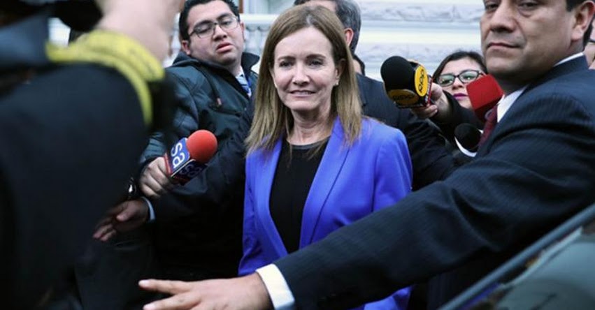 MARILÚ MARTENS: Yo jamás me referiría a los atributos físicos de ningún ministro MARILÚ MARTENS: Yo jamás me referiría a los atributos físicos de ningún ministro