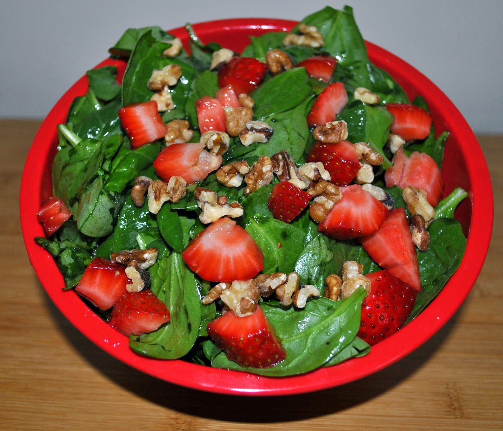 Recipe Spotlight Fruit and Spring Greens Salad / Eat Smart, Be Fit