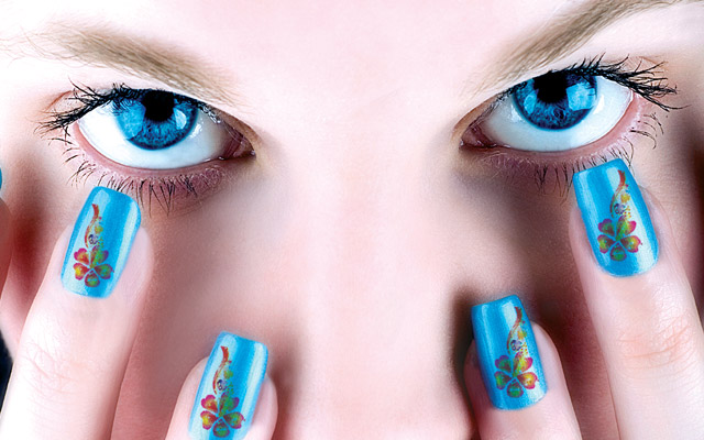 Blue Nail Art with Flowers