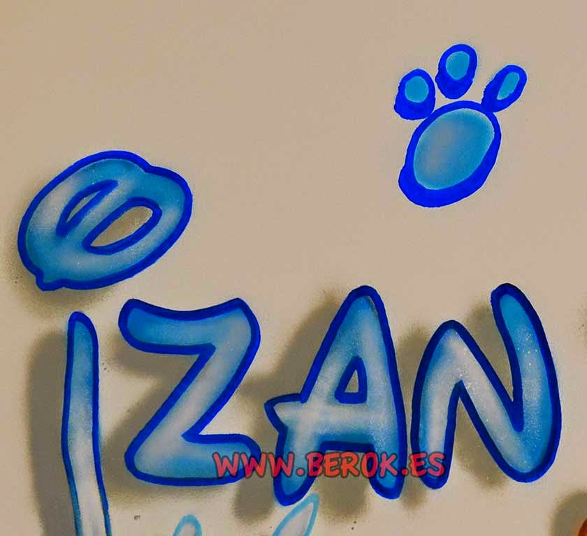 Graffiti con el nombre de Izan