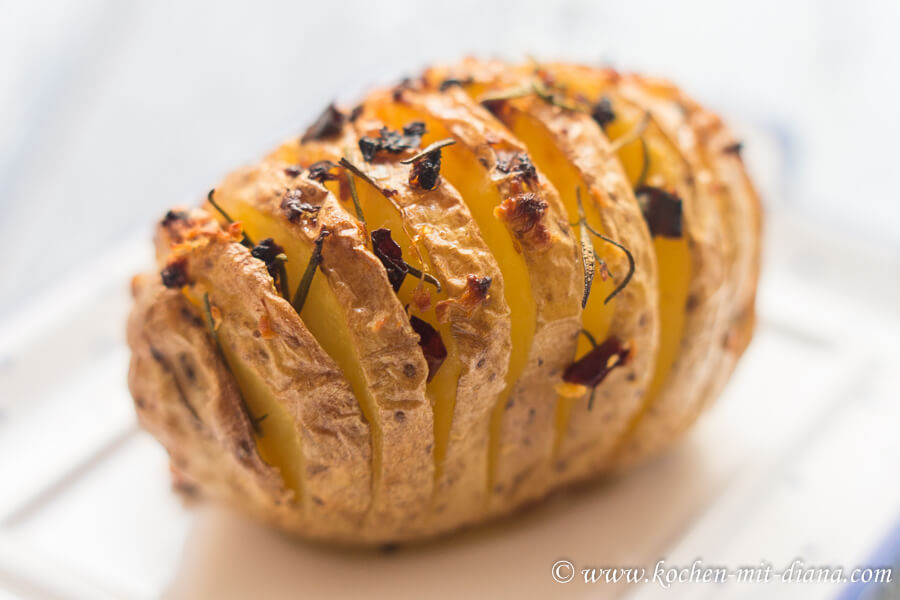 Fächerkartoffeln mit Knoblauch-Chili-Öl