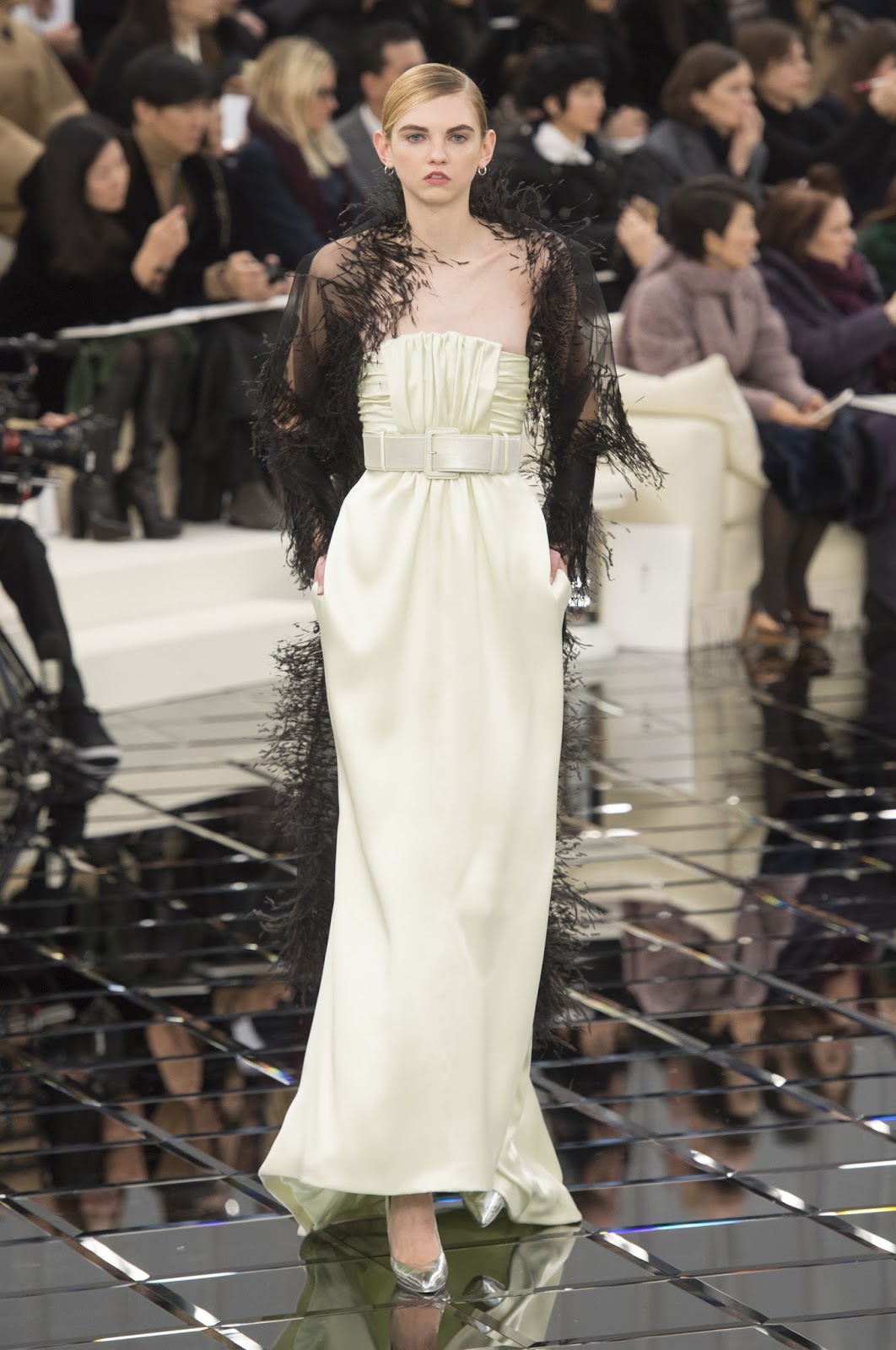 CHANEL: SIMPLY STUNNING