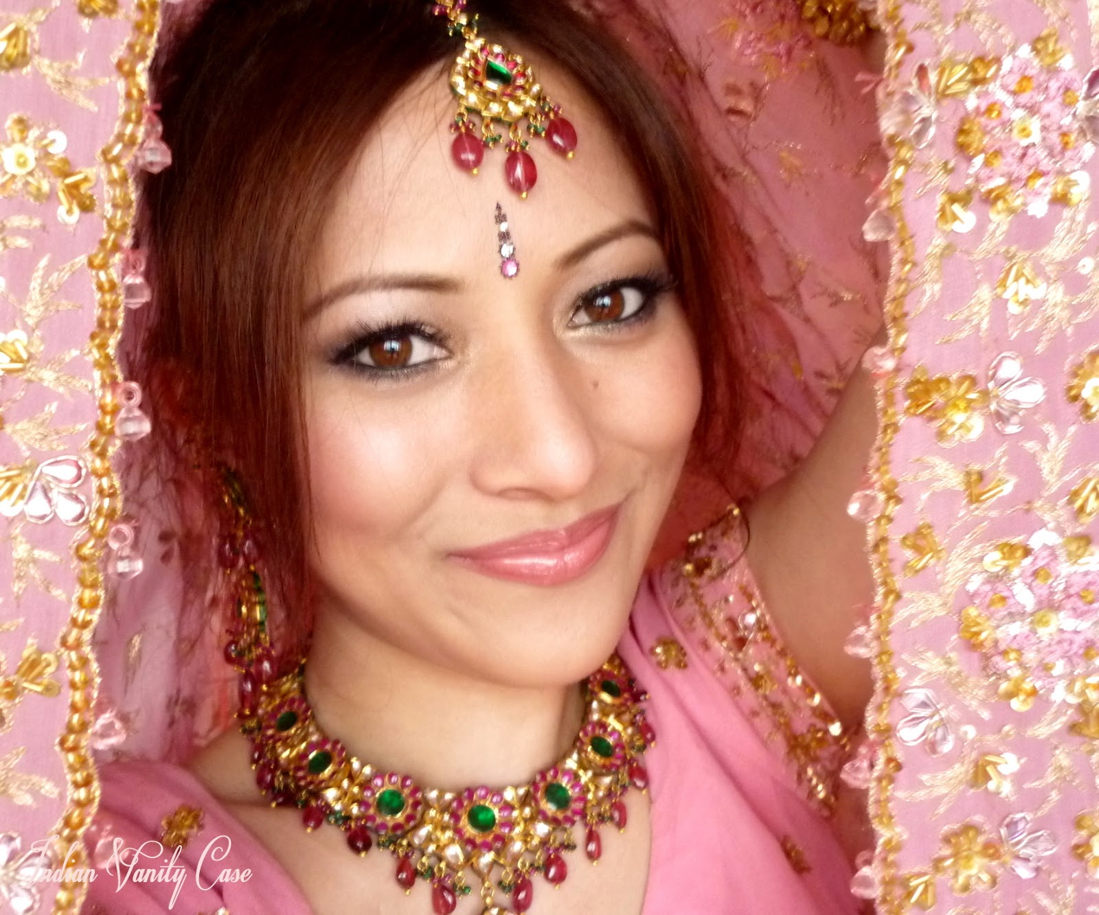 http://2.bp.blogspot.com/-SfcXAGp8Zuw/TvSPrW1wA_I/AAAAAAAAHD8/X9cFs3IhkBA/s1600/indian-bridal-makeup.jpg