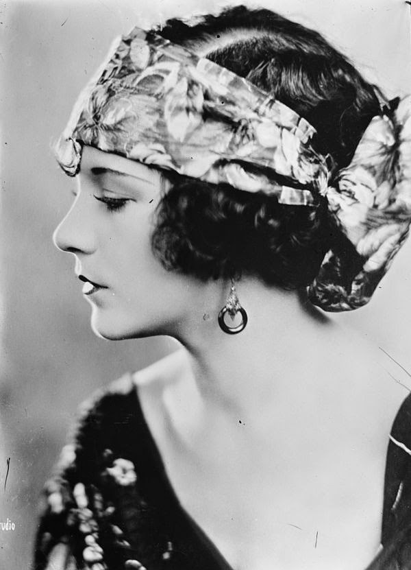 VINTAGE PHOTOGRAPHY Viola Dana