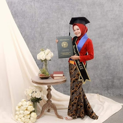Gambar model hijab wisuda wajah bulat terbaru Gambar model hijab wisuda wajah bulat terbaru