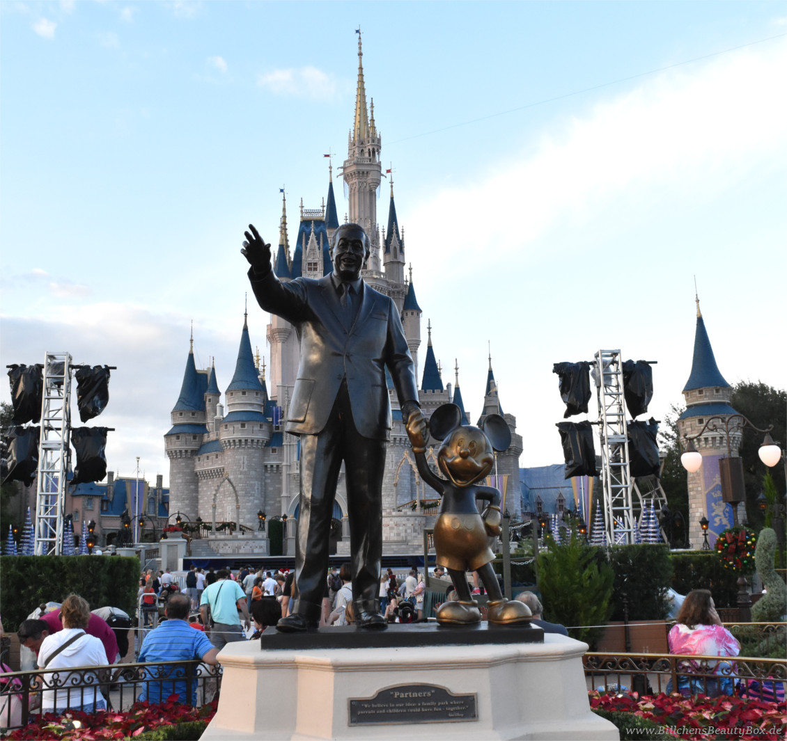 Disney World Orlando Florida - Cinderella Castle - Walt Disney & Mickey Mouse
