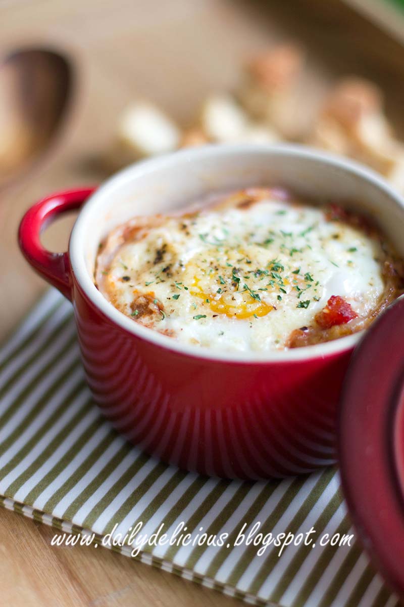 dailydelicious Breakfast Club Baked Egg in Tomato sauce and Bacon