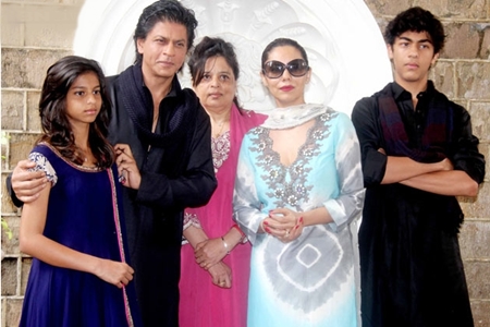 Shehnaz Lalarukh Khan Profile Affairs Contacts Boyfriend Gallery News Hd Images Wiki Go Profile All Celeb Profiles Tollywood Bollywood Kollywood Hollywood Go Profiles According to celebnetworth, suhana khan is possibly single. shehnaz lalarukh khan profile affairs