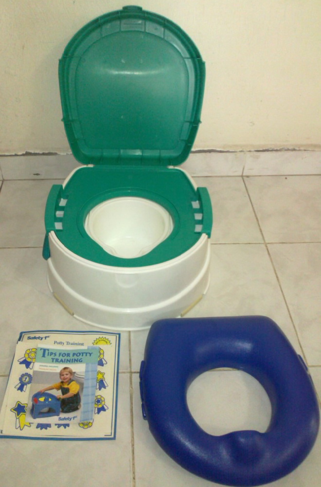 TenderLovingCare Toys Safety 1st 3in1 Musical Potty & Step Stool (used)