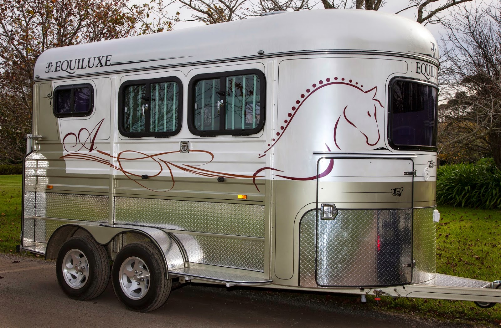 Equiluxe Horse Floats