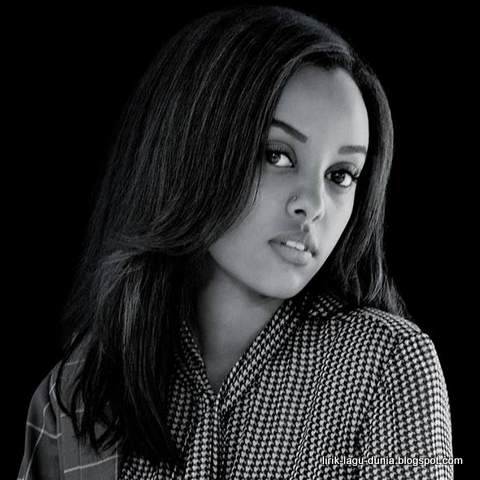 Ruth B - facebook Ruth B - facebook