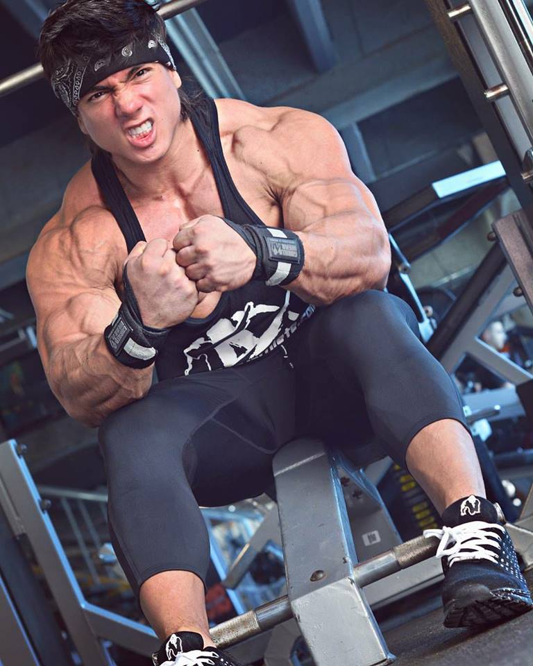 the beauty of male muscle: Daniel