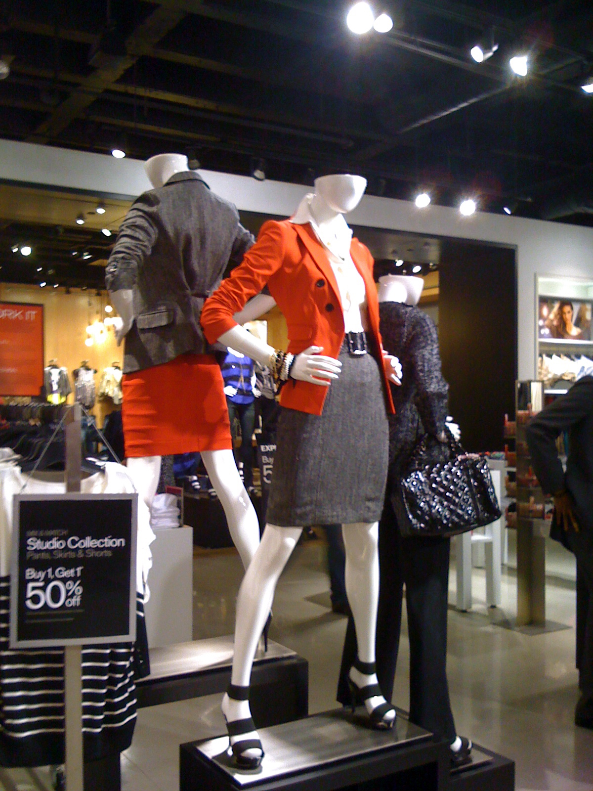 Express The Fairview Mall