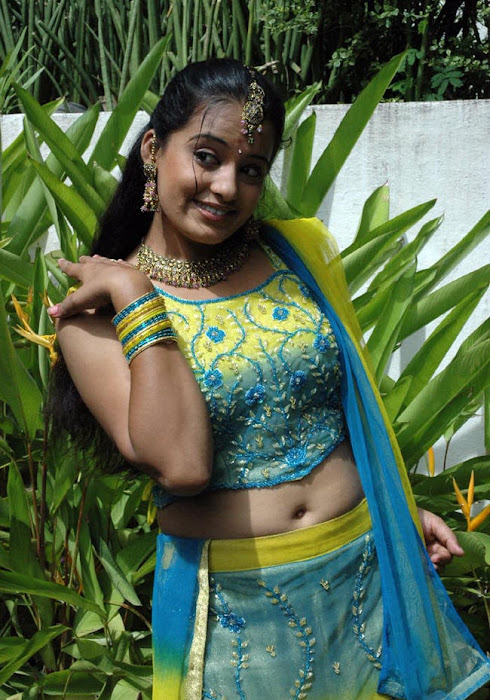 spicy rupa in public event glamour  images
