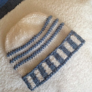 https://www.craftsy.com/knitting/patterns/spring-time-baby-hat/233342