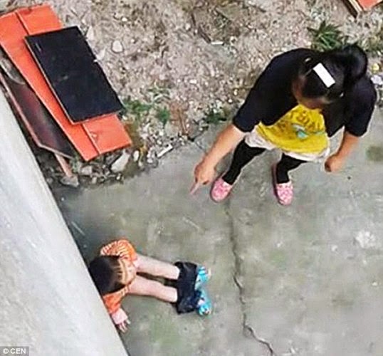 Shocking Photos See Moment Chinese Stepmoth