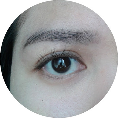 line your eyes without eyeliner beauty hack