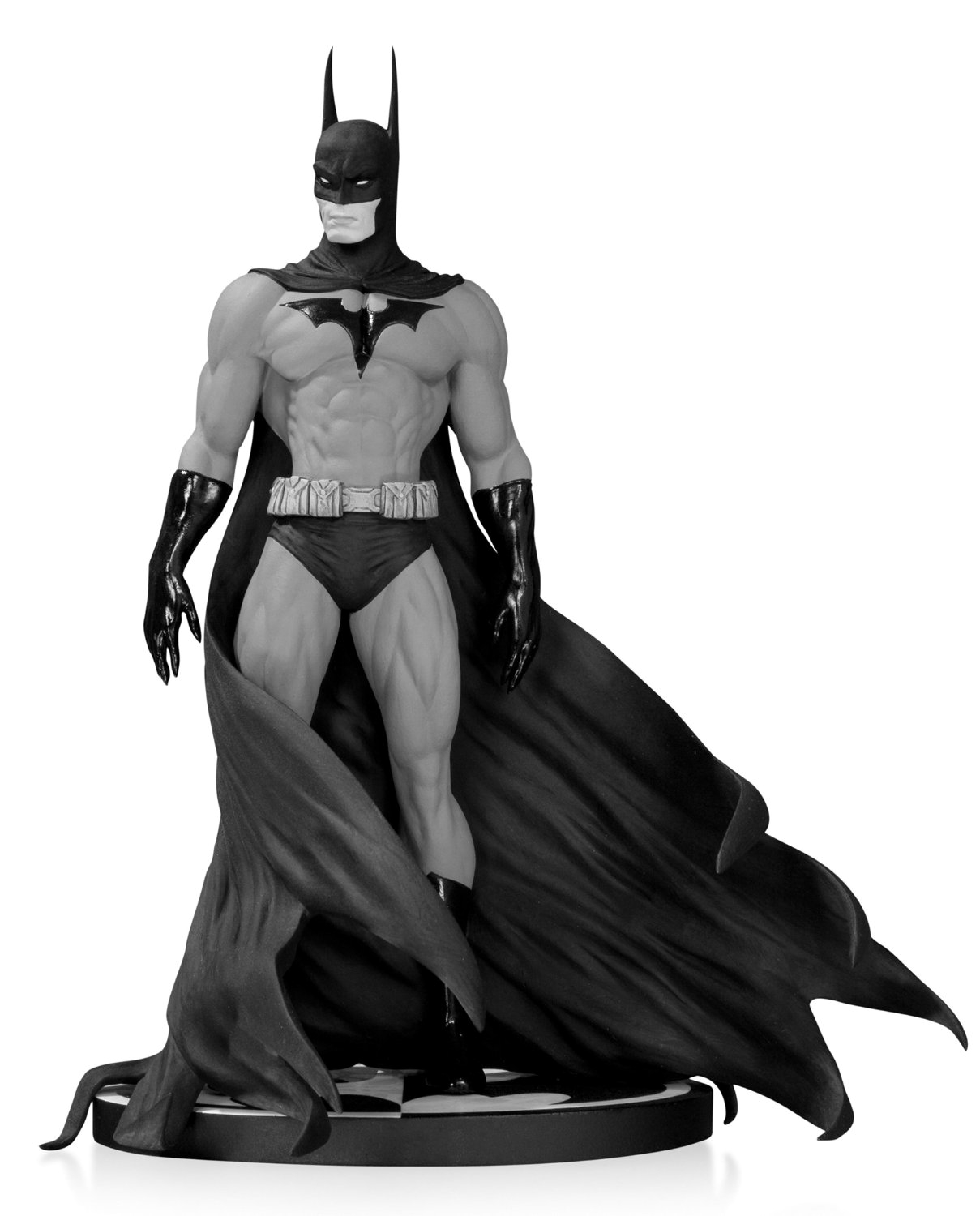 Batman black. Бэтмен (DC Comics) Black and White. Бэтмен Спартанец. Статуя Бэтмена. Batman Black and White Statue.
