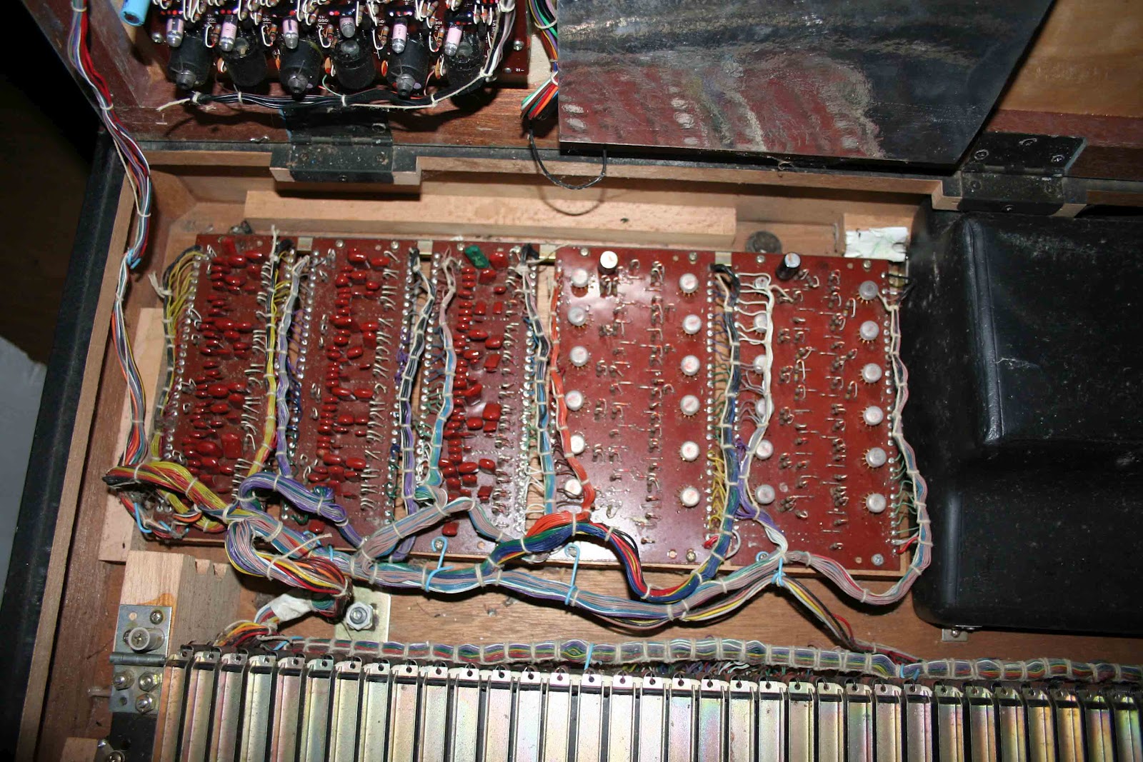 Infrequent Sound [sex.tex] technology: Yamaha YC-20