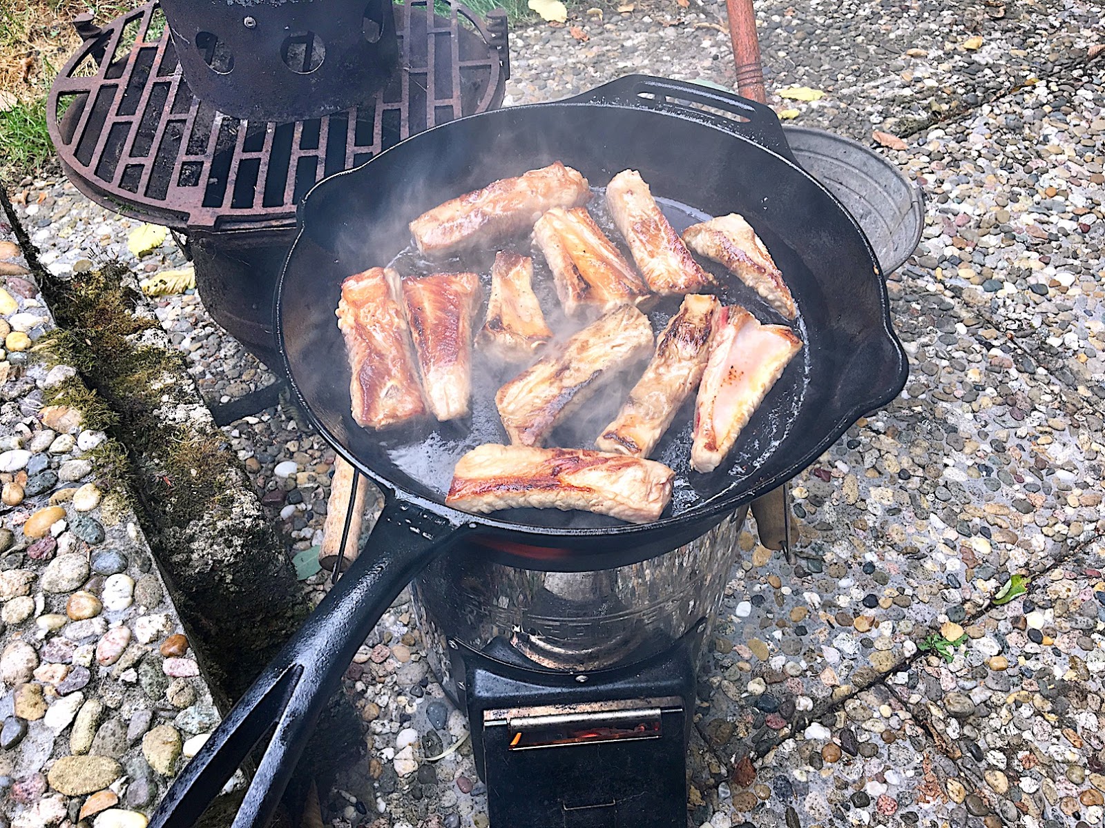 Spareribs im Dutch Oven