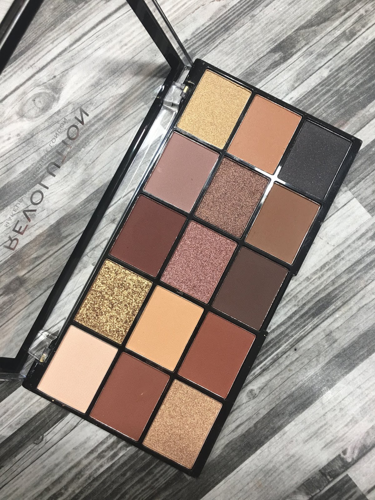 Review and Swatches Revolution Beauty Velvet Rose Palette