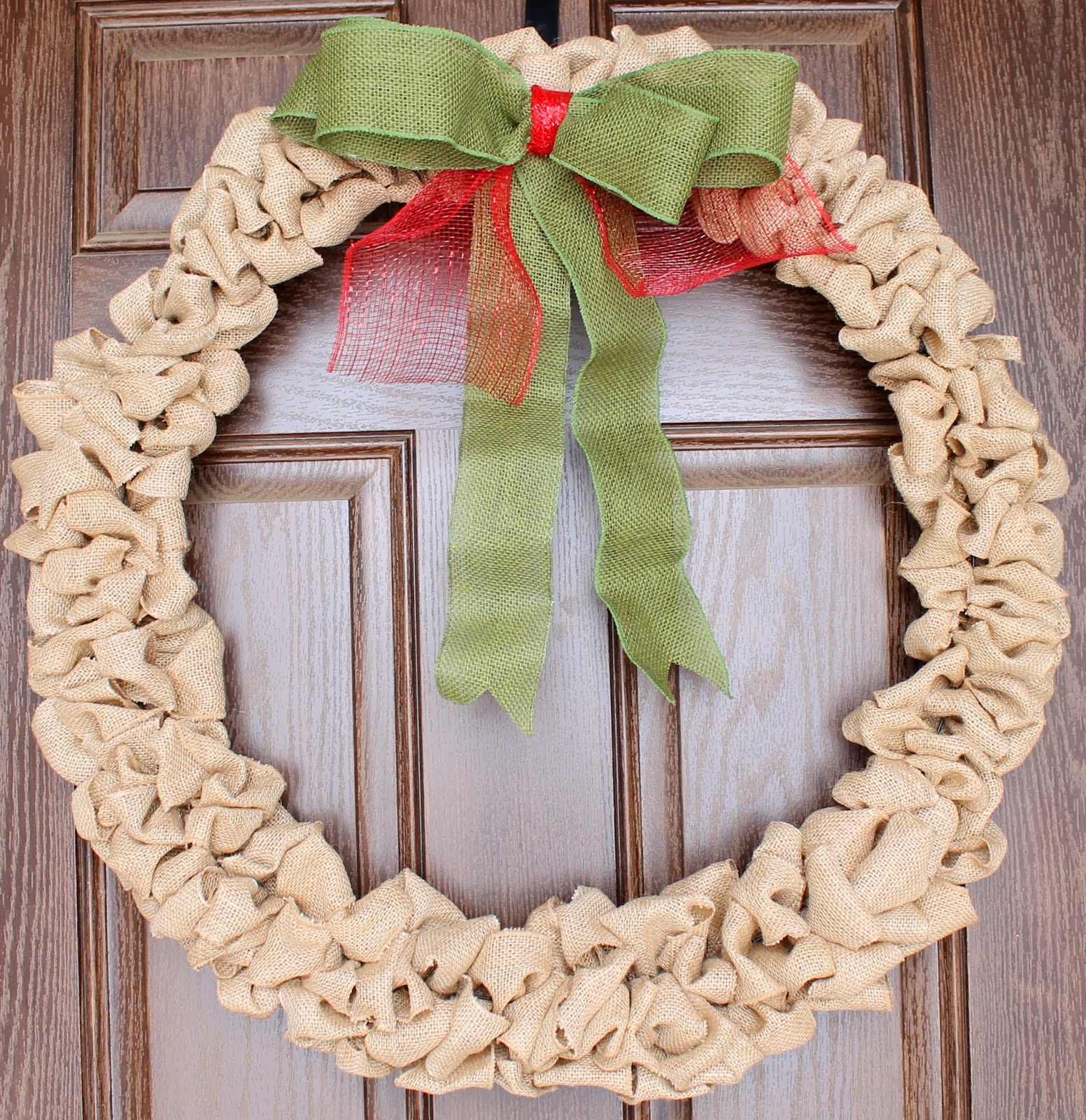 Tucker Up DIY Burlap Christmas Wreath