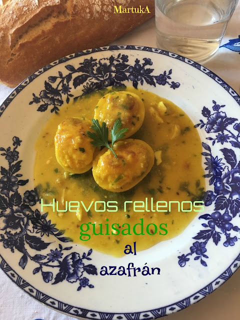 Huevos Rellenos Guisados Al Azafrán