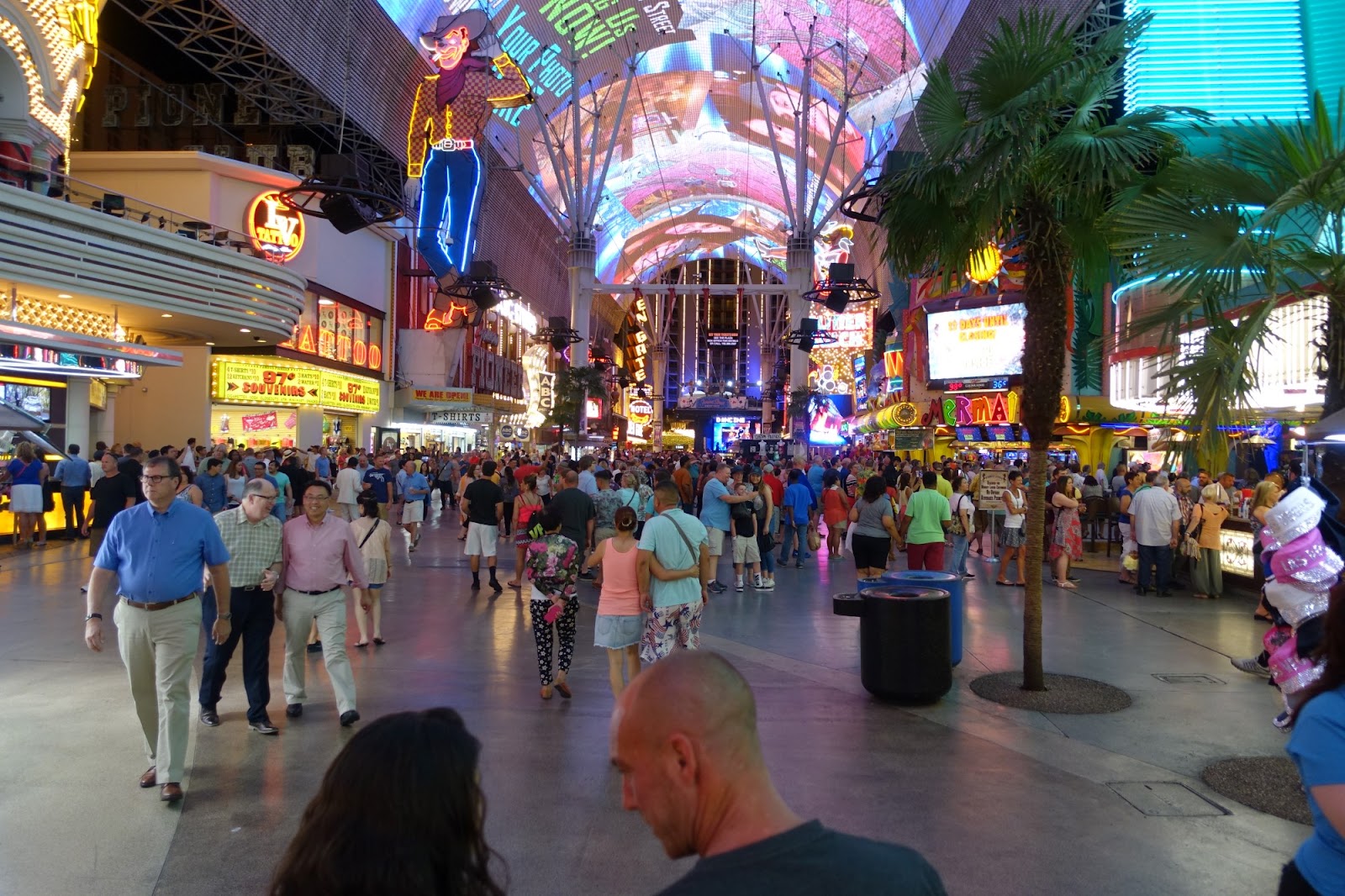 Ken Carr Blog: Vegas Vacation: Fremont Street Experience