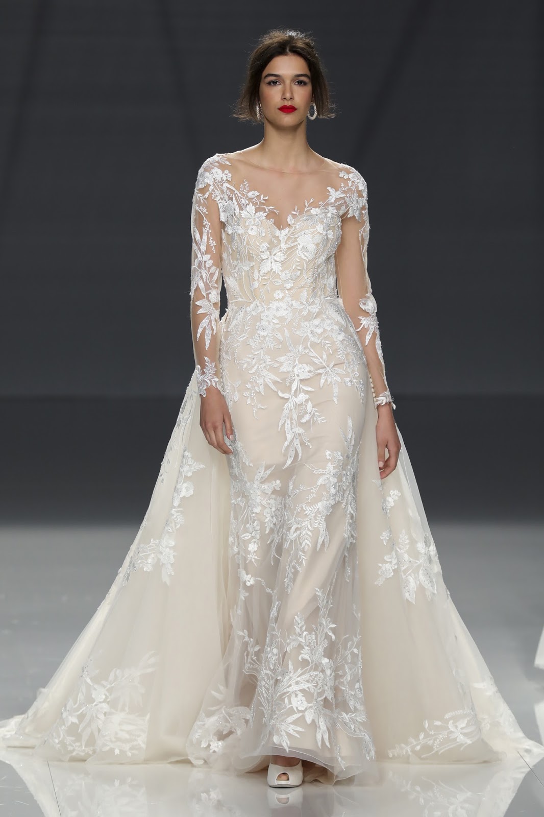 Bridal Elegance: DEMETRIOS